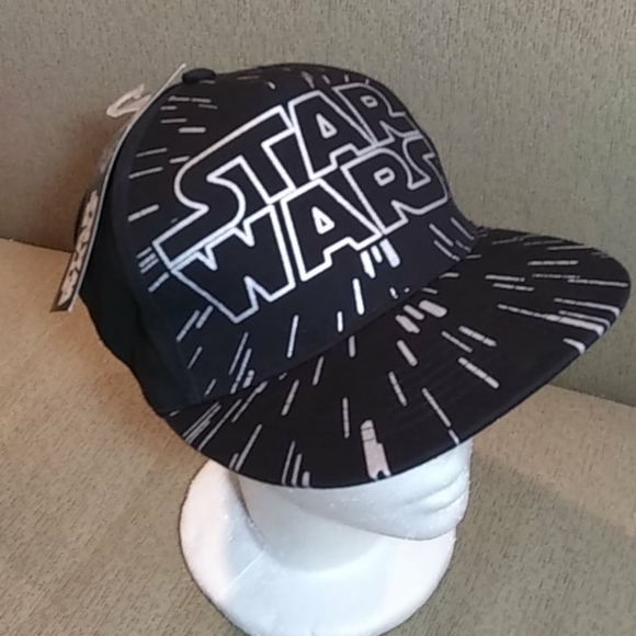 ⭐Star Wars Disney cap⭐ - Picture 1 of 8